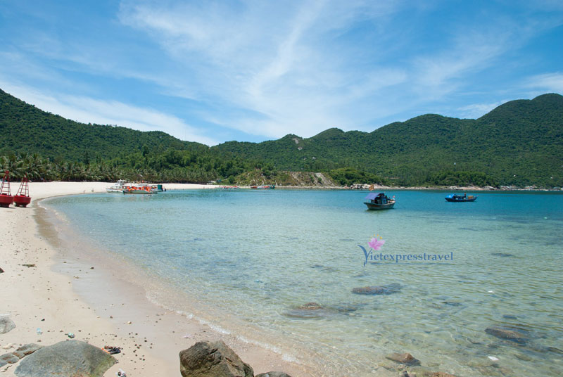 ONE DAY TOUR DISCOVER CHAM ISLAND