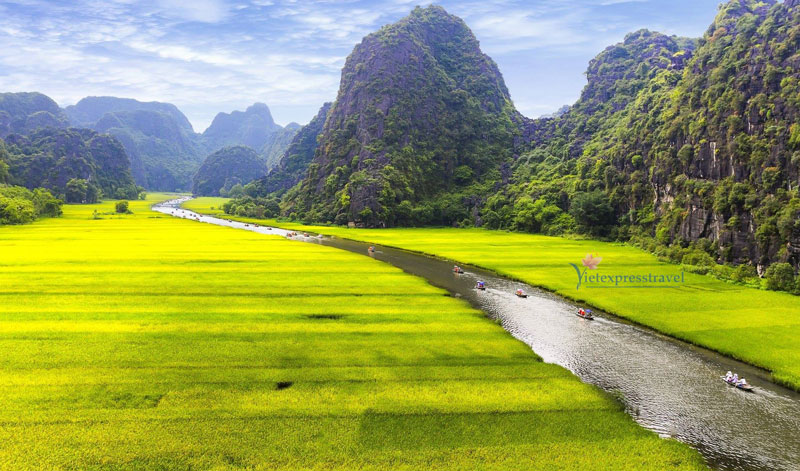ONE DAY TOUR HOA LU-TAM COC BY LIMOUSINE LUXURY BUS